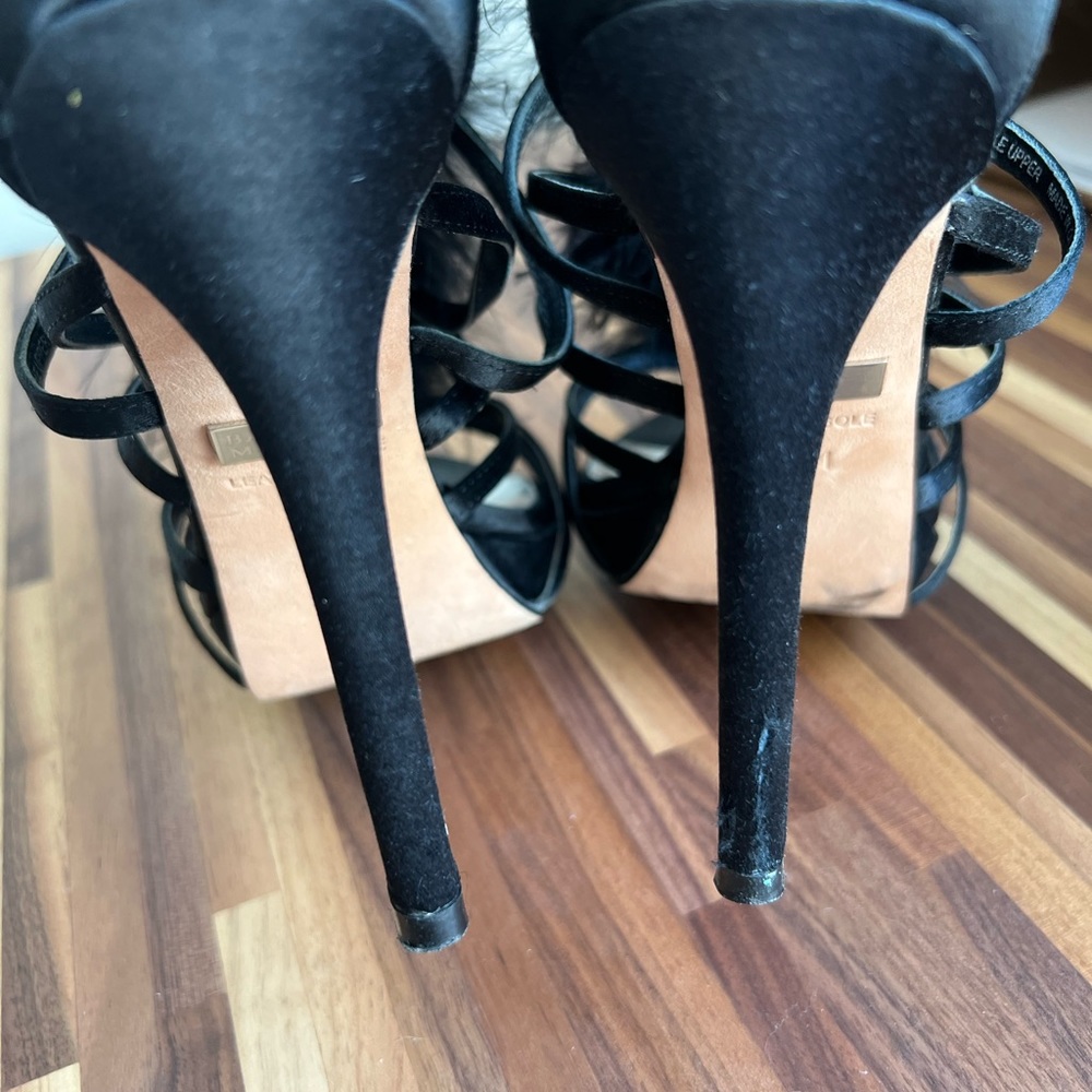 Feather strap stilettos perfect for bachelorette party or wedding - Picture 5 of 8